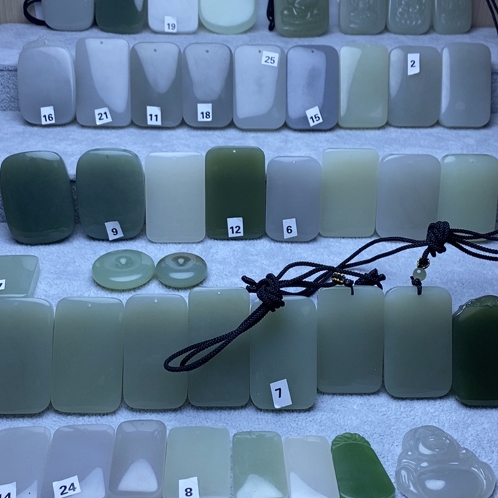 光***_和田玉未镶嵌颈饰