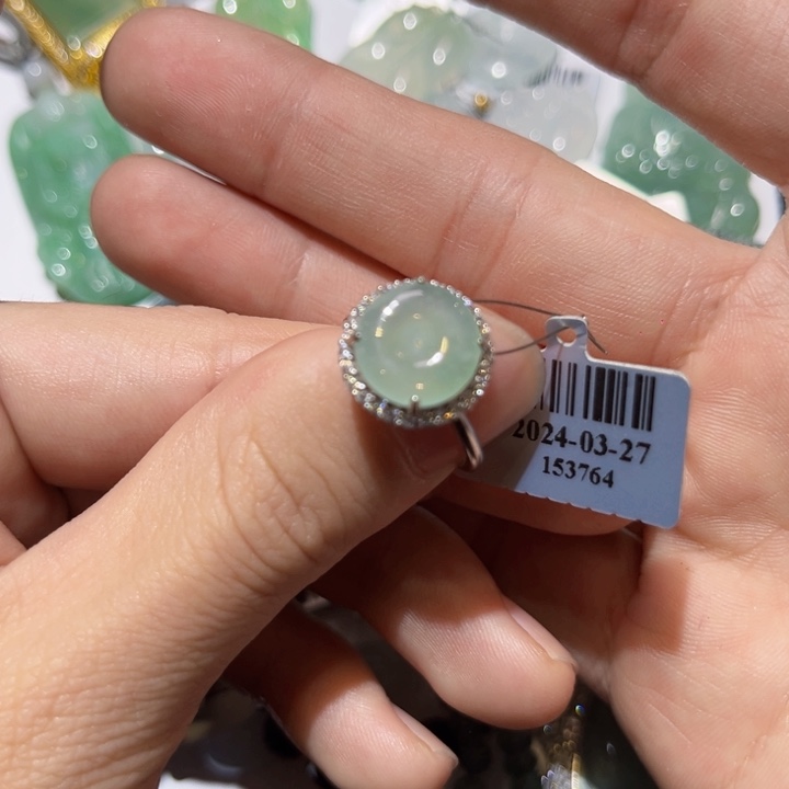 翡翠颈饰未镶嵌天然翡翠A货