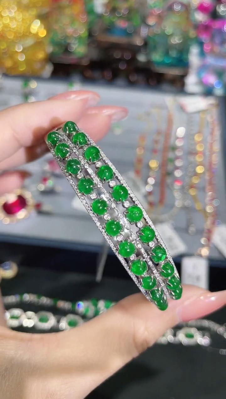 18K金镶嵌天然祖母绿手镯