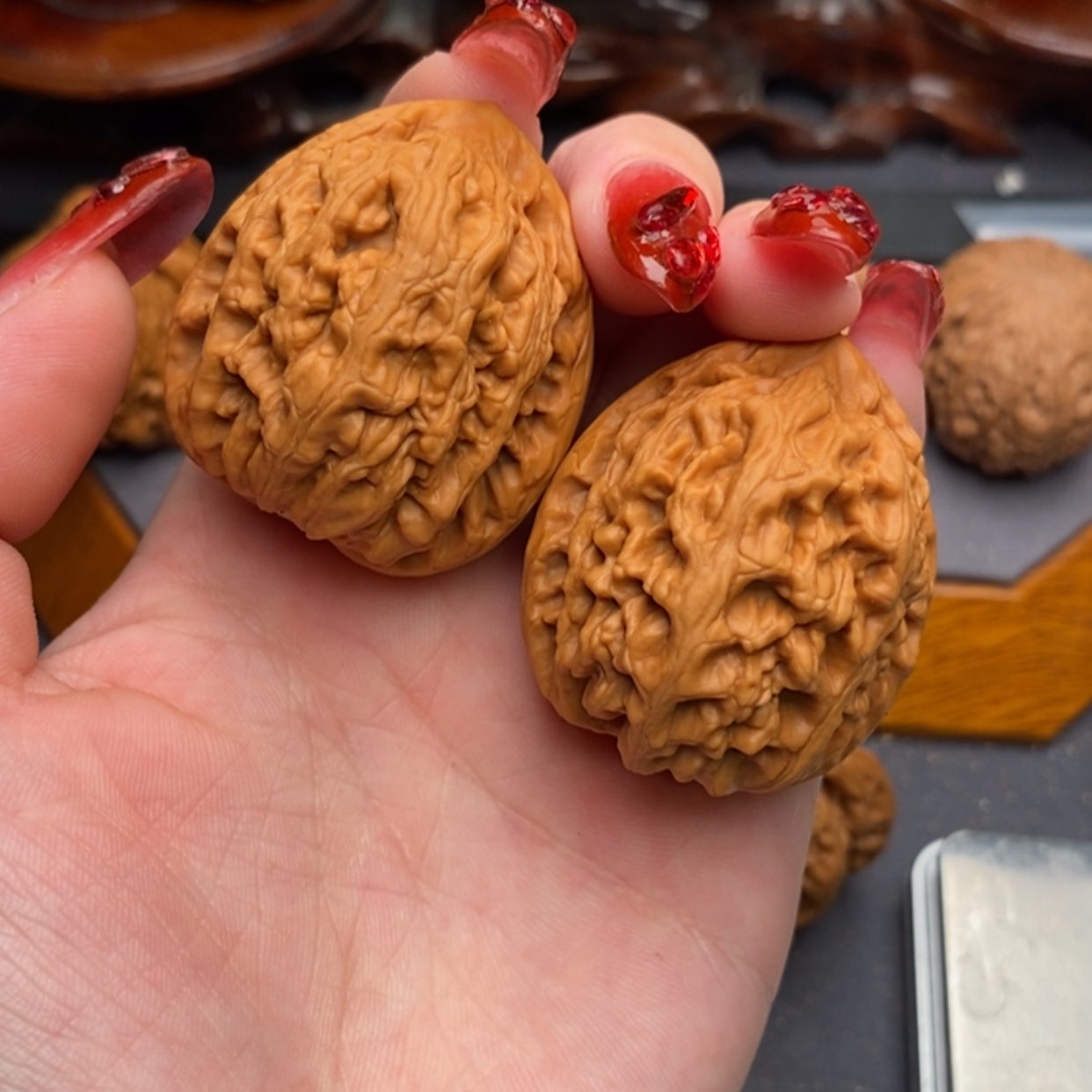 【闪购商品】文玩核桃吊坠红锦鲤40