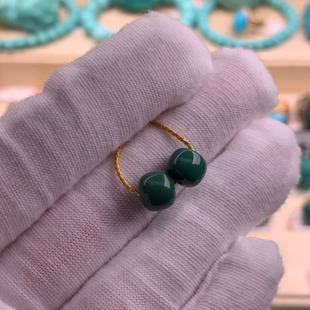 绿松石未镶嵌颈饰