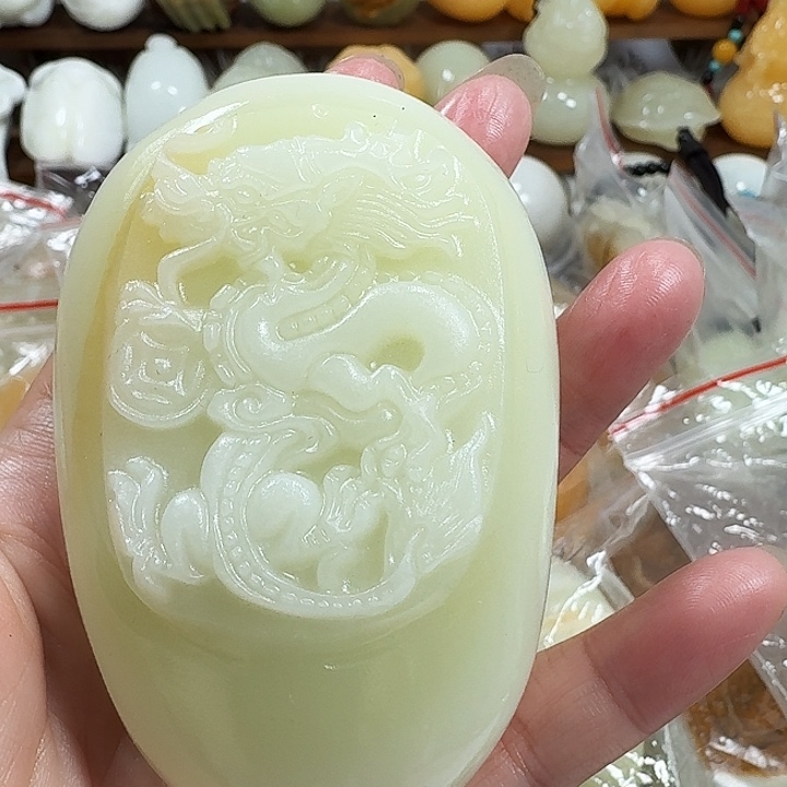 玉***佛砖雕石头手把件不退不换