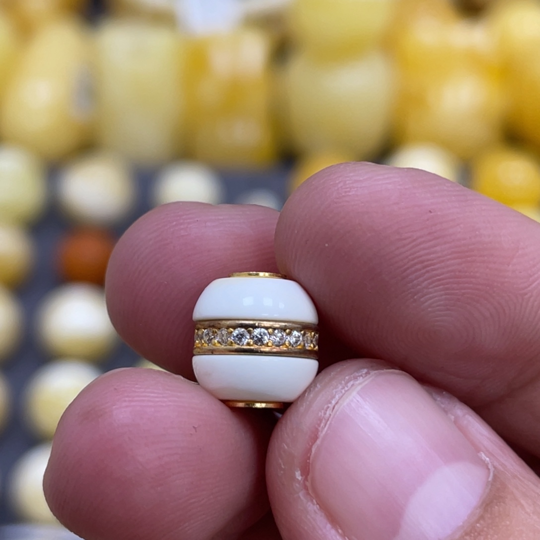 蜜蜡银S925镶嵌裸石9*9.4mm漆白