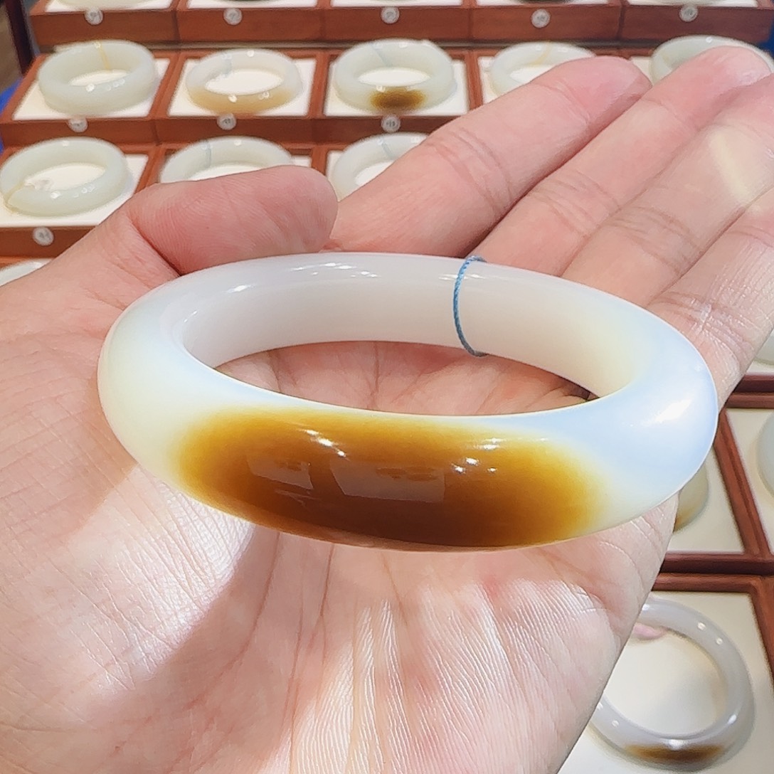 和田玉未镶嵌手镯且末传承级老红糖55 56