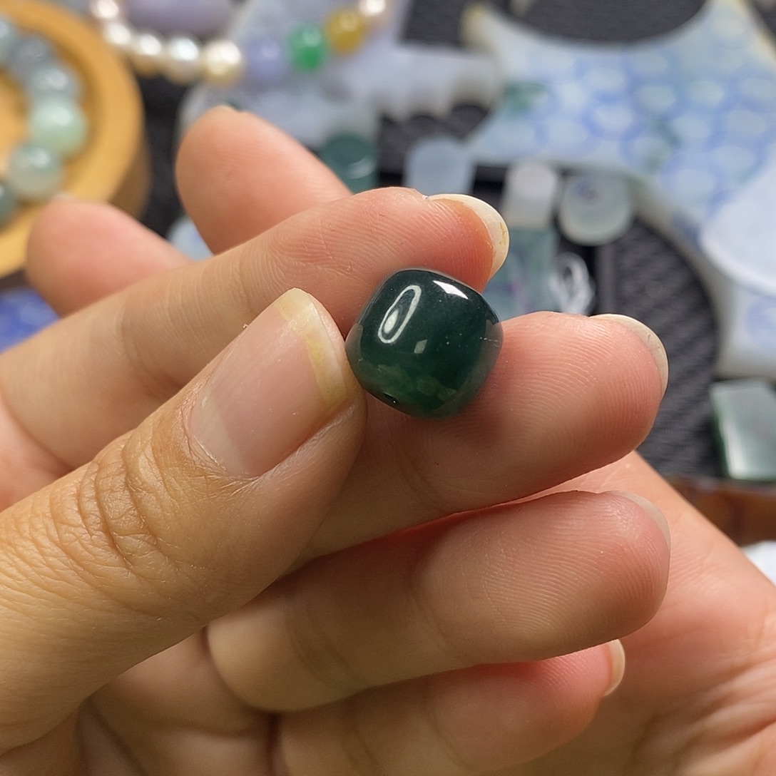 塔***塔定制翡翠未镶嵌福利珠子