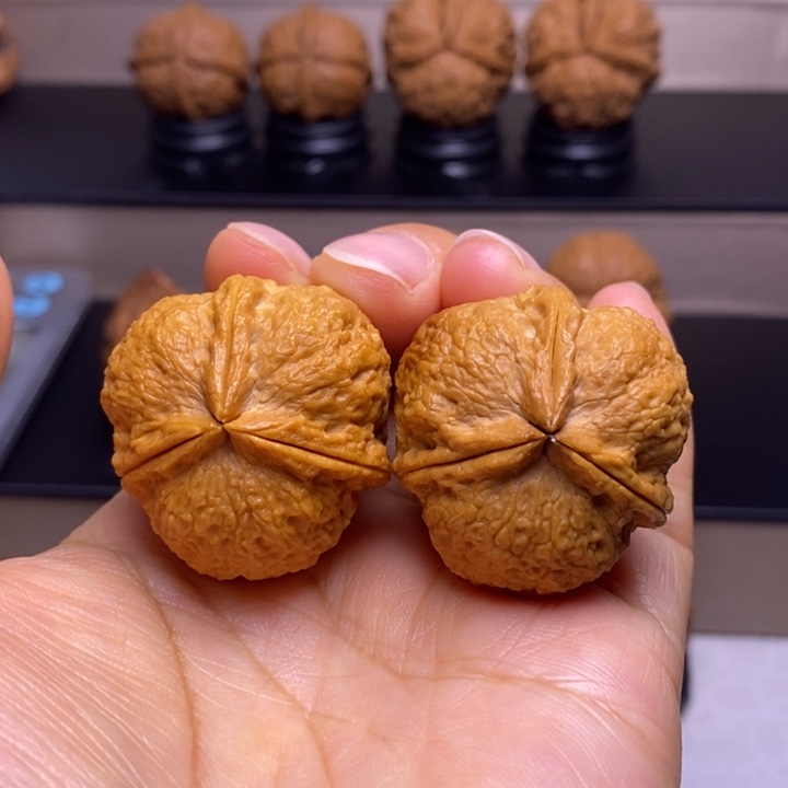 把件文玩核桃满天星三楞33