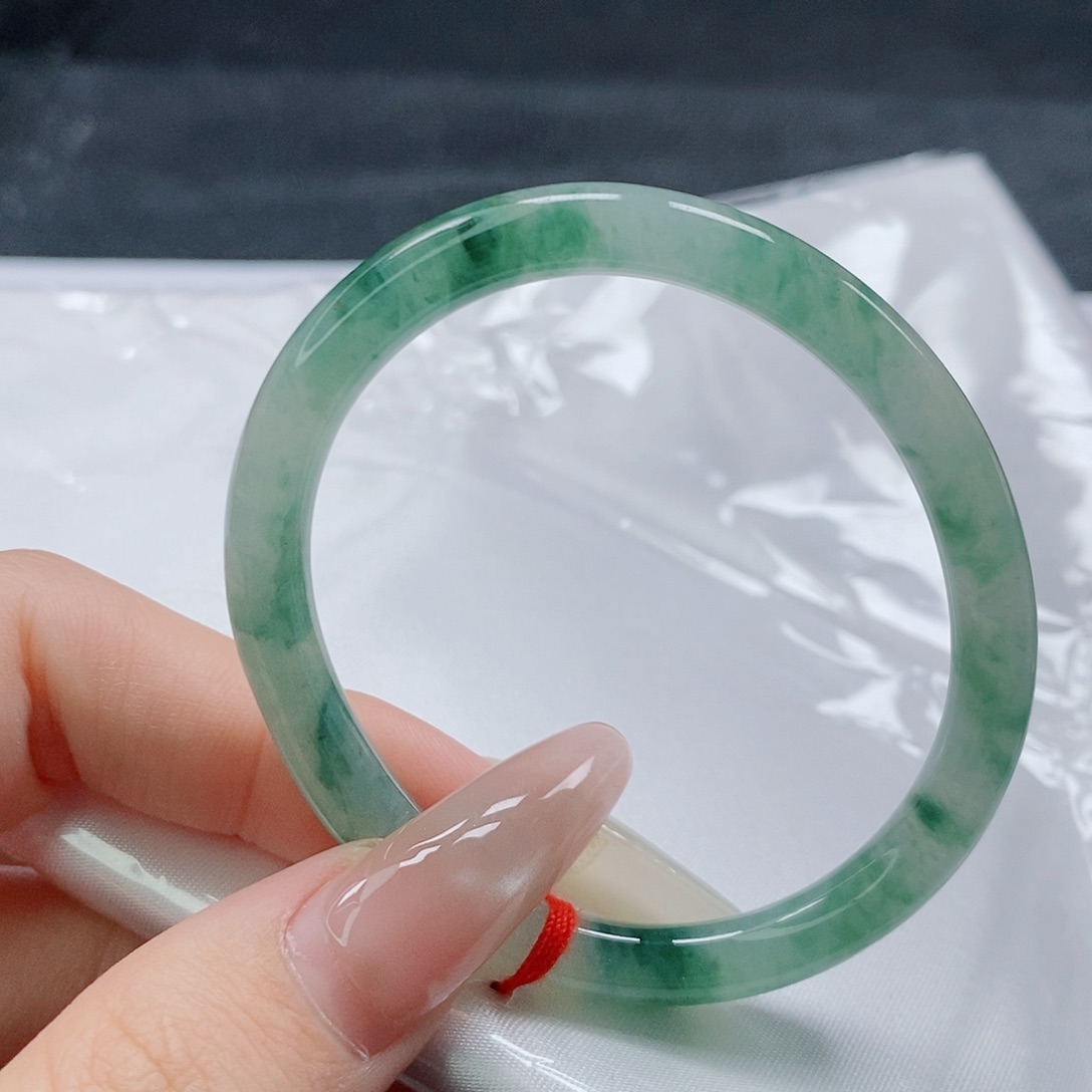 【闪购商品】未镶嵌手镯（贵妃镯）翡翠466号