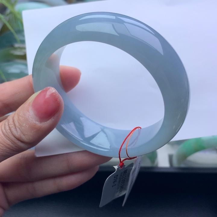 翡翠手镯未镶嵌天然翡翠手镯