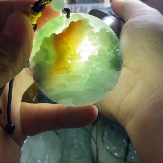 翡翠未镶嵌颈饰翡