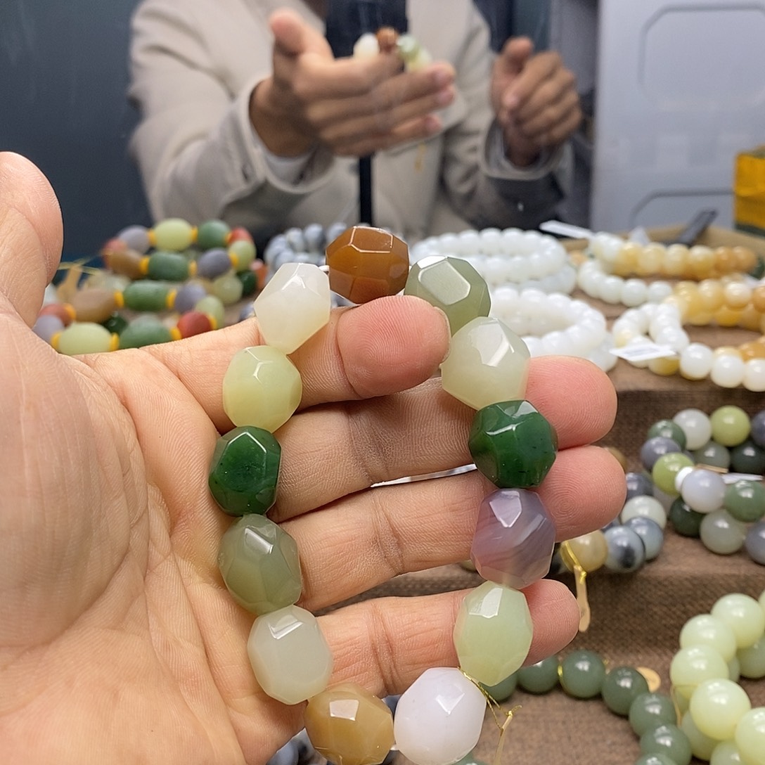 和田玉（糖玉）未镶嵌手链