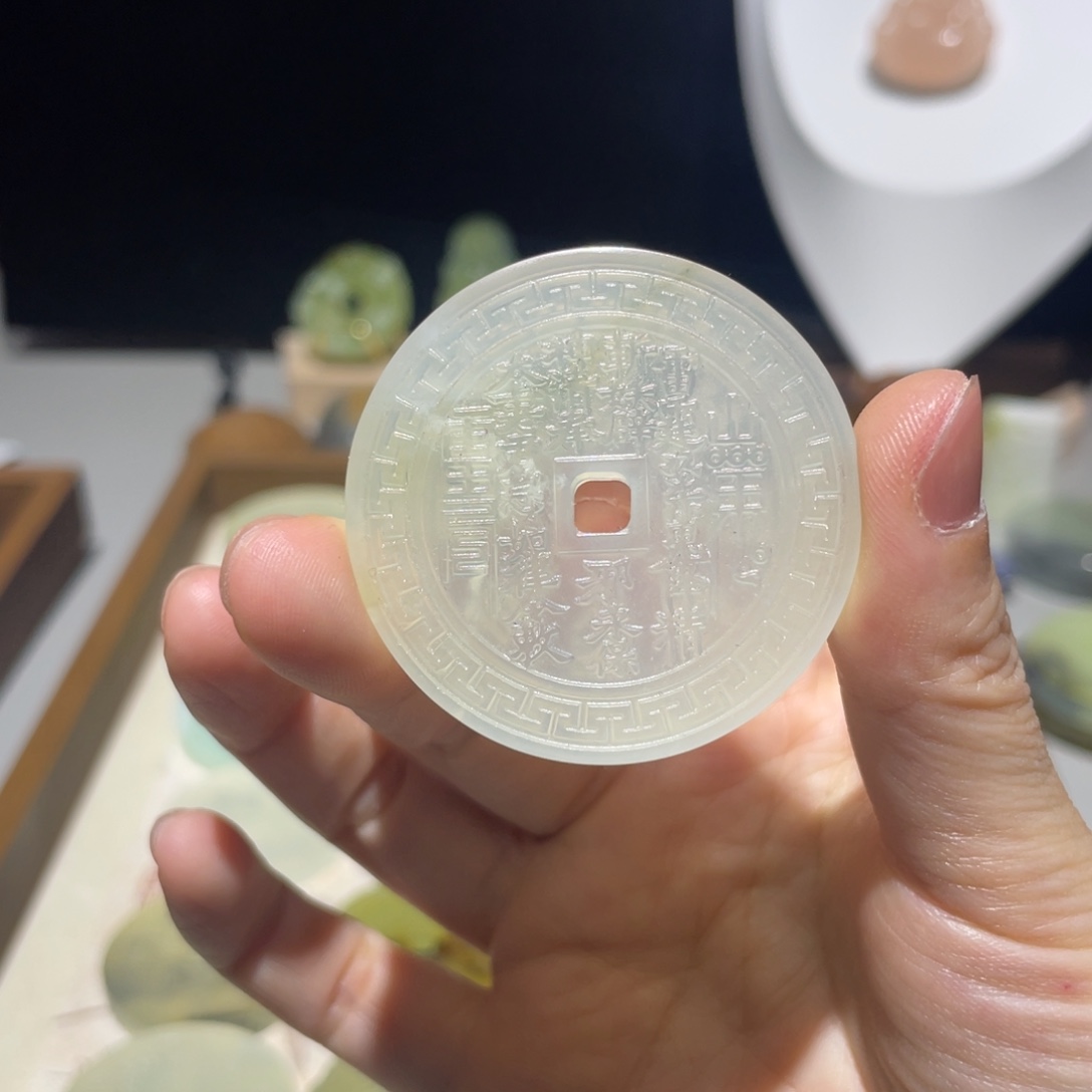 岫玉未镶嵌颈饰颈饰1