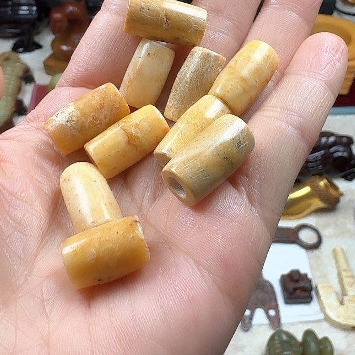 和田玉（糖玉）车挂未镶嵌
