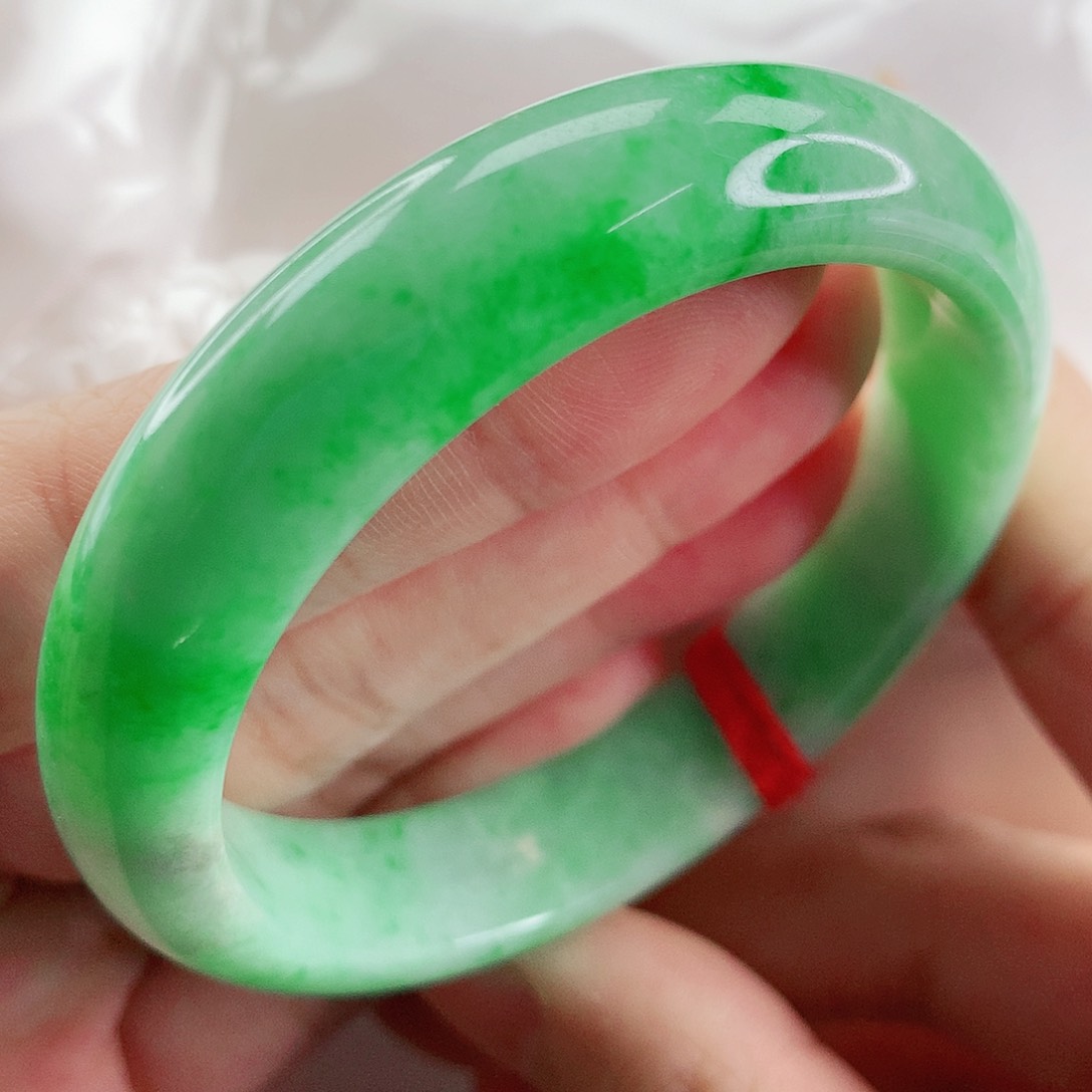 翡翠手镯未镶嵌，069