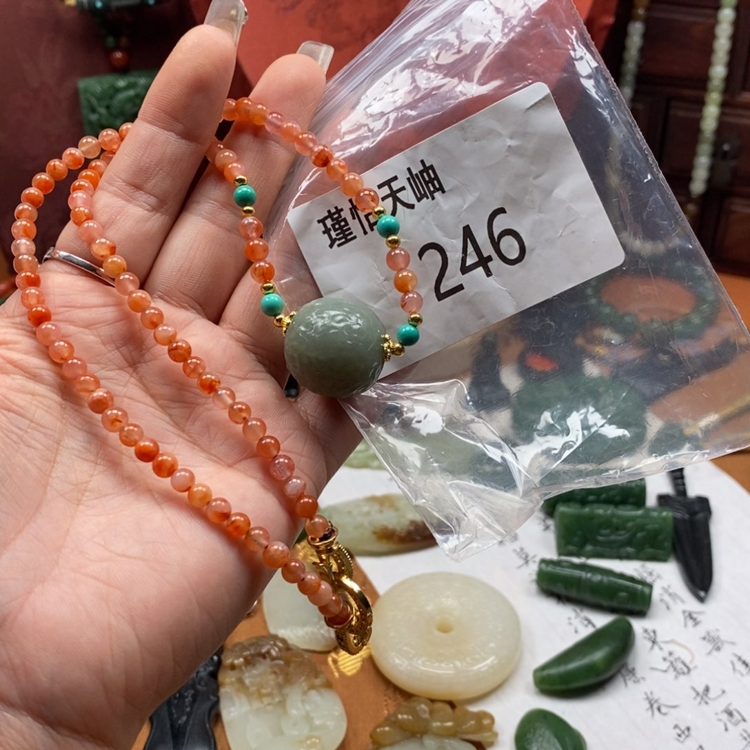 和田玉未镶嵌颈饰