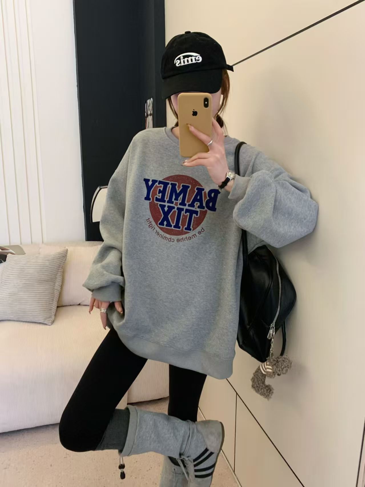 2025冬季新款时尚百搭休闲女装圆领加绒加厚卫衣印花中长款3069