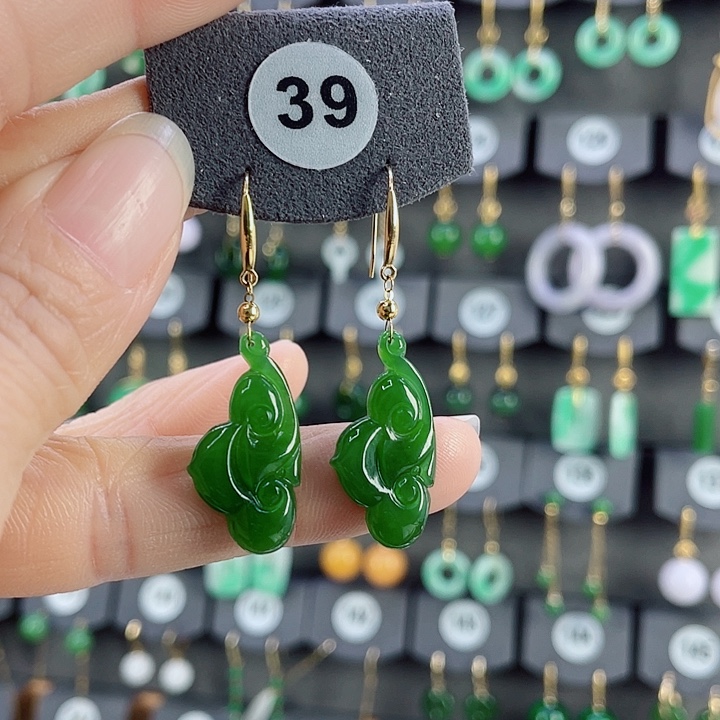 18K金镶嵌和田玉耳饰