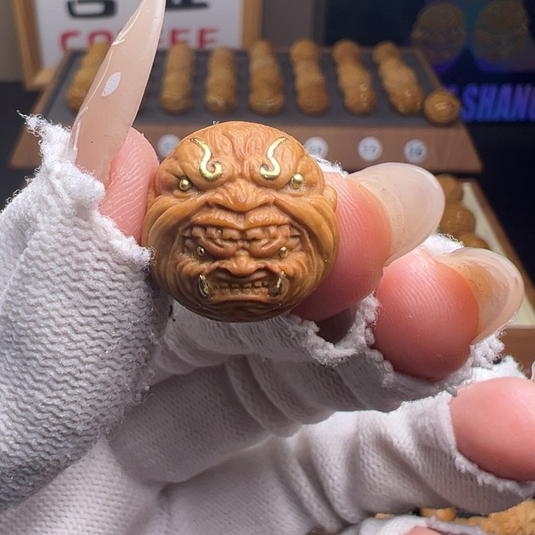 文玩核桃把件镶嵌款僧中僧17左右尺寸全品有正常封口线