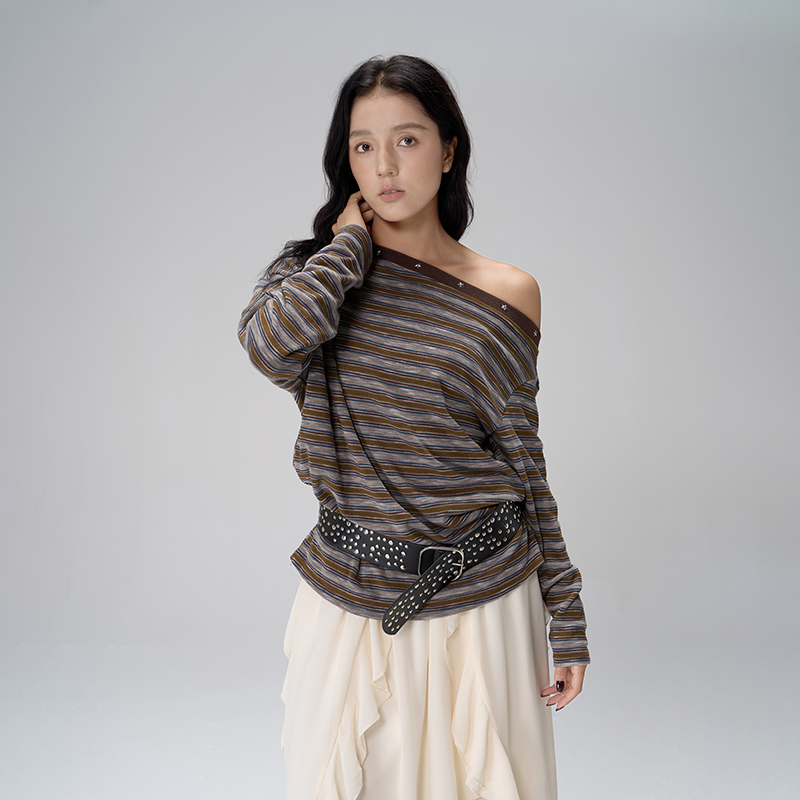 未白法式慵懒甜美露肩长袖T恤女秋季宽松条纹上衣82272