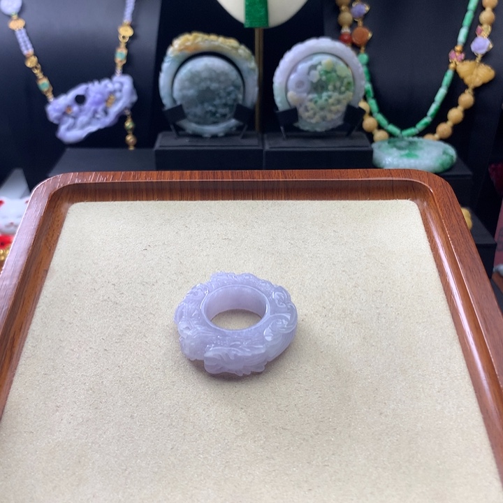 翡翠颈饰未镶嵌翡翠龙