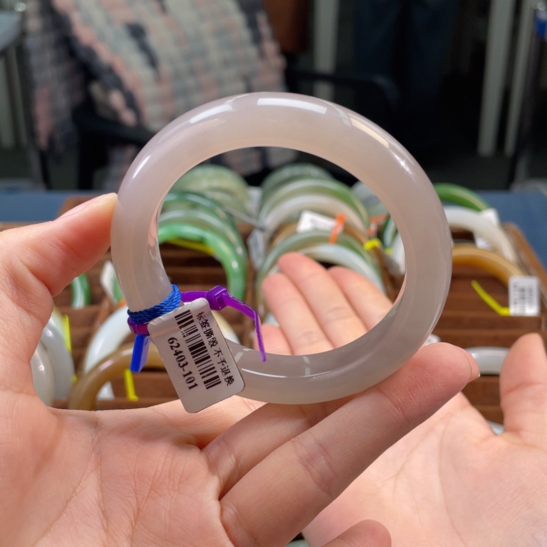 未镶嵌手镯和田玉口径57