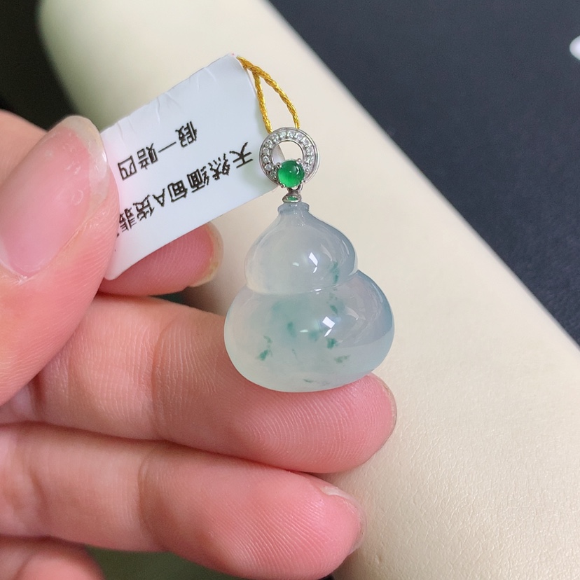 【闪购商品】翡翠颈饰18K金镶嵌葫芦