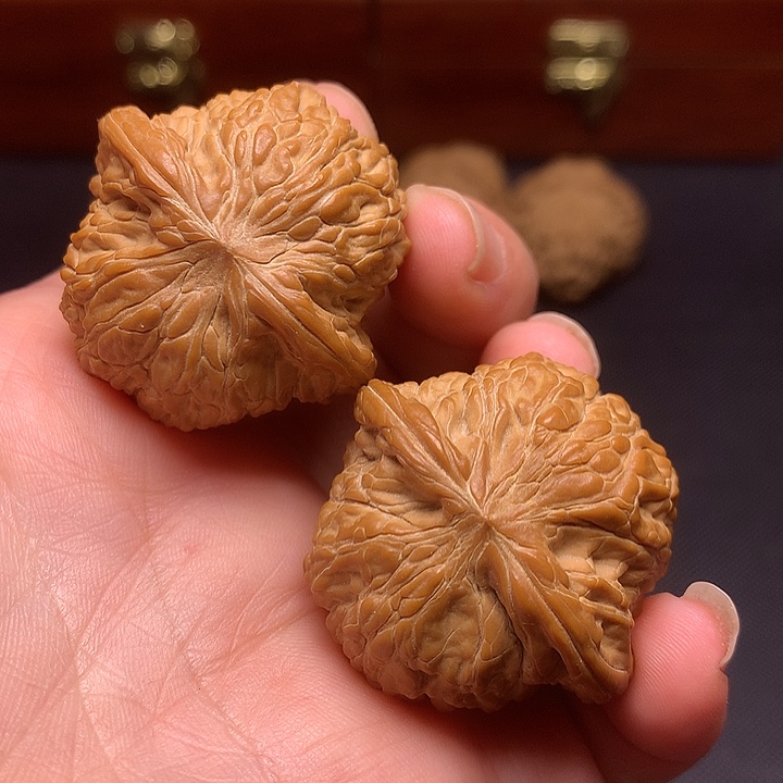 文玩核桃吊坠文玩核桃蝴蝶磨盘37左右全品
