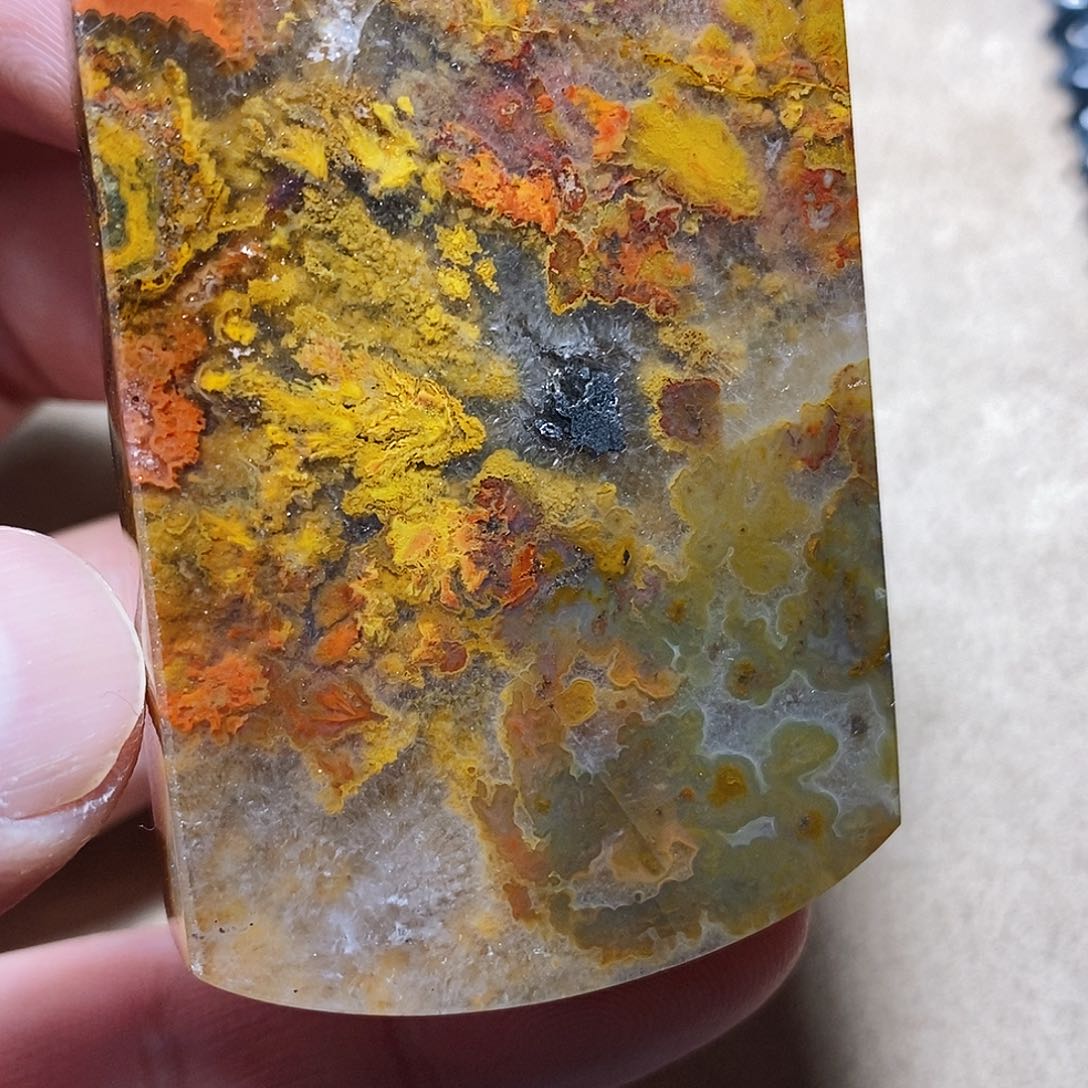 玛瑙/玉髓颈饰未镶嵌流**上