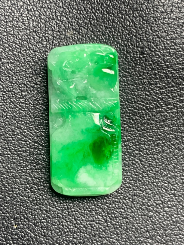 时尚翡翠复古吊坠