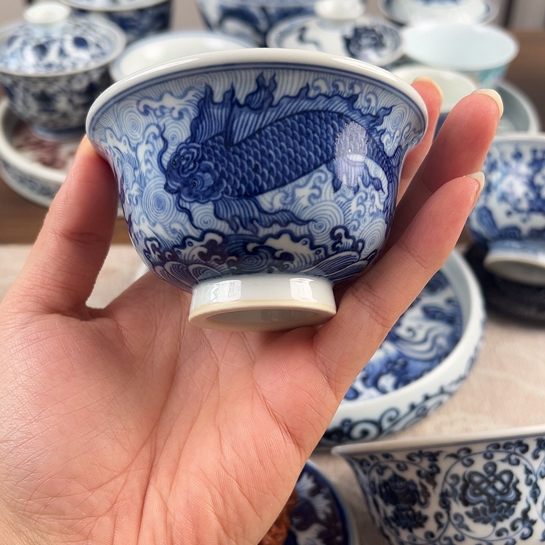 青花海浪福利双鱼压手