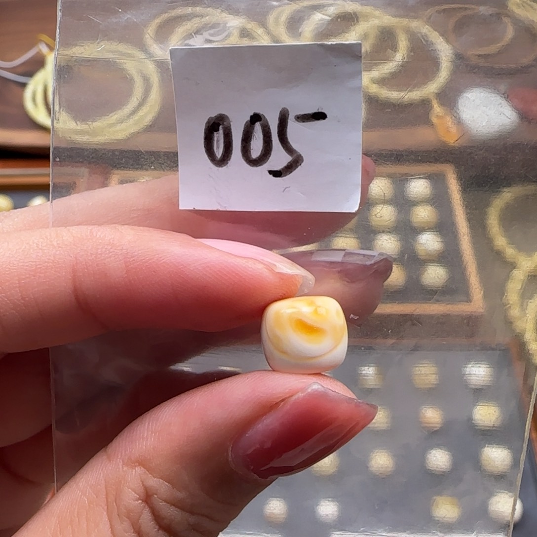 琥珀未镶嵌珠宝奇石9.3mm花粉