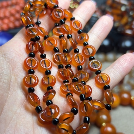 玛瑙/玉髓颈饰未镶嵌伊**流