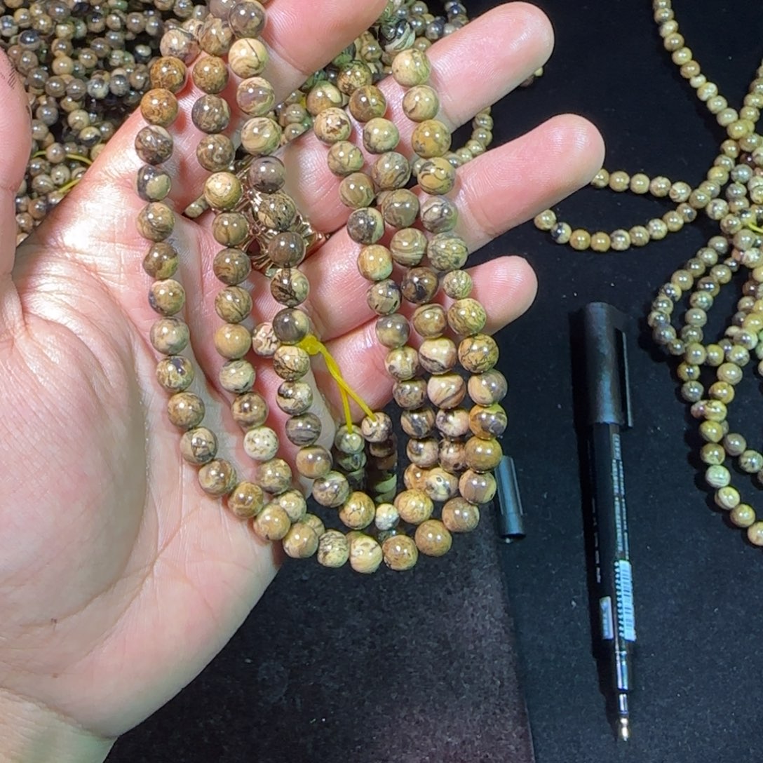 琥珀未镶嵌裸石琥珀