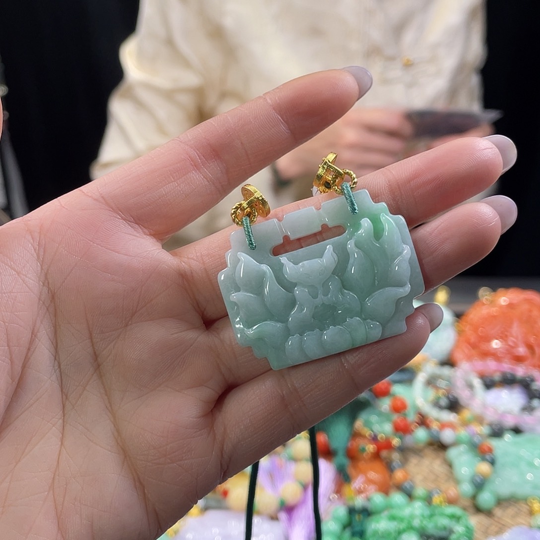 翡翠颈饰未镶嵌代编织