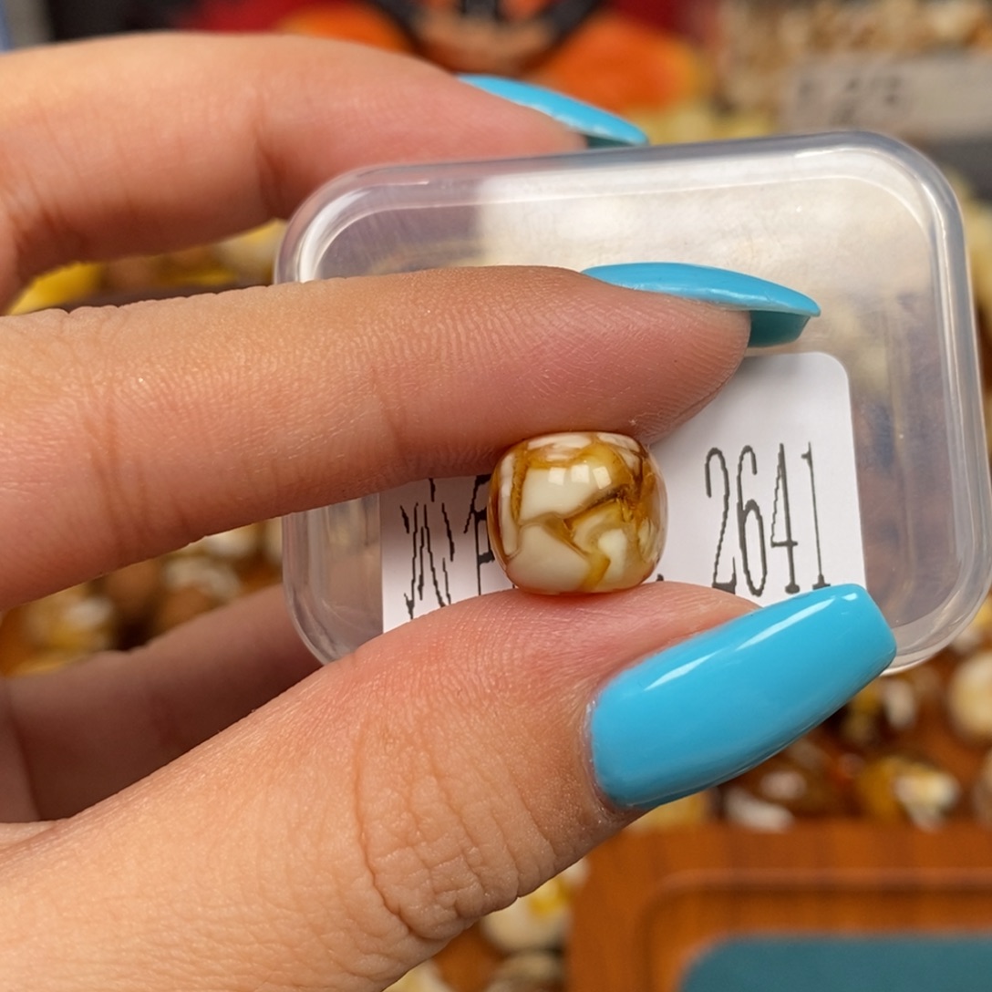 蜜蜡未镶嵌珠宝奇石2641