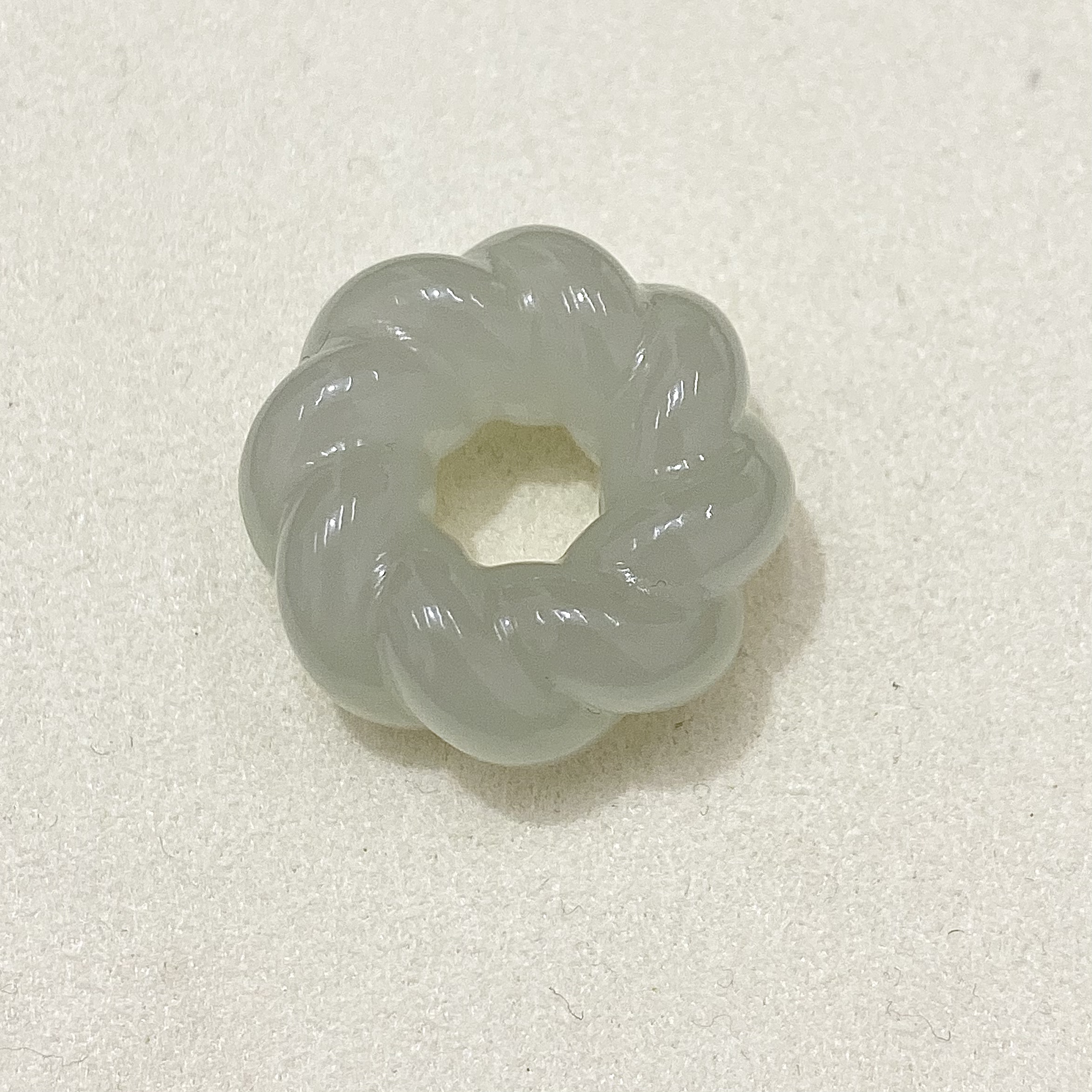 和田玉晴白绞丝平安扣