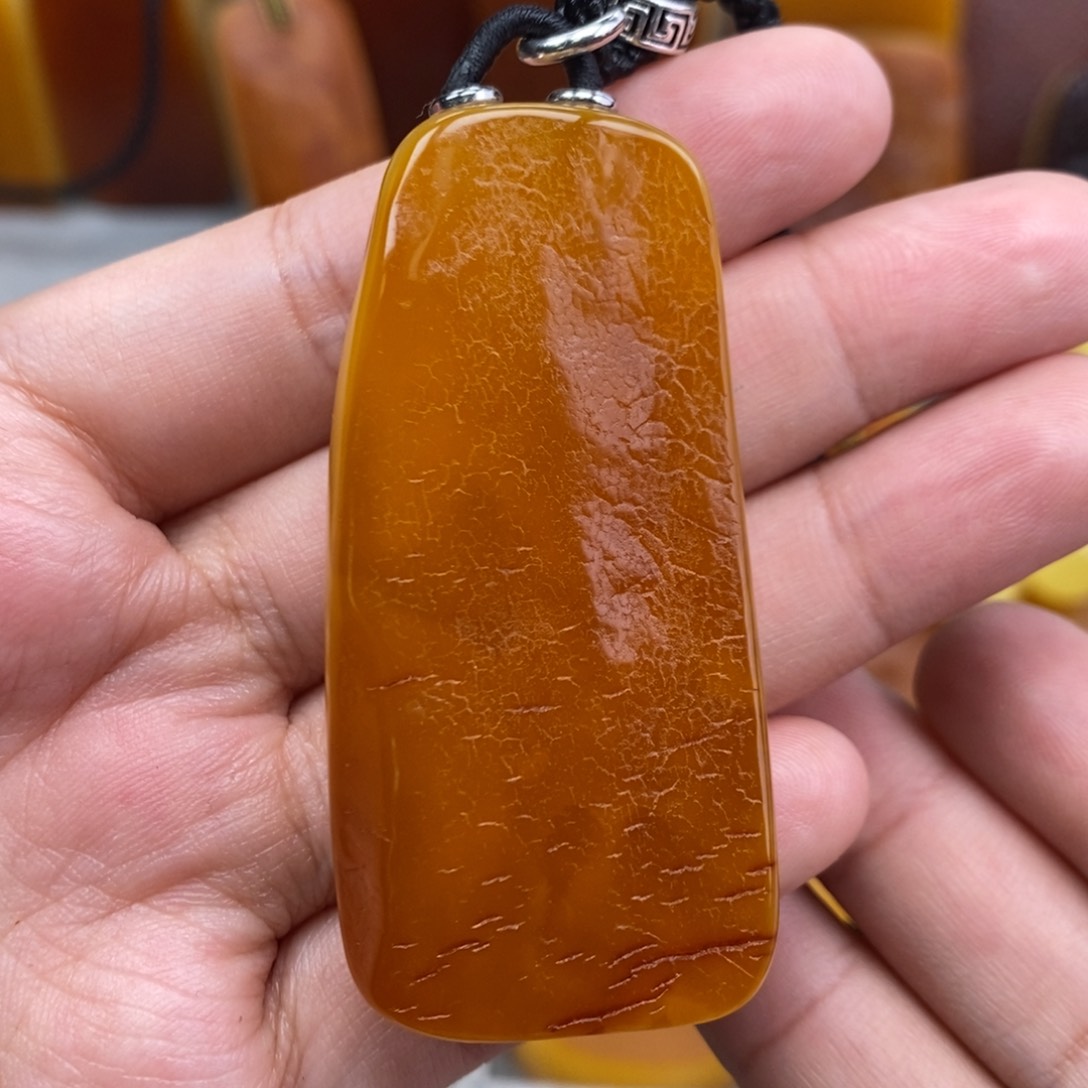 琥珀吊坠(赠链)未镶嵌