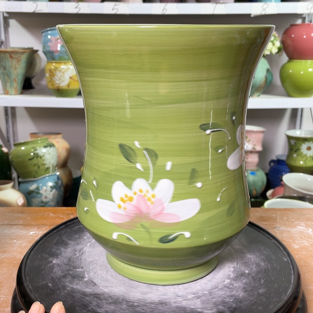 清*景德镇陶瓷花盆微瑕口19高20