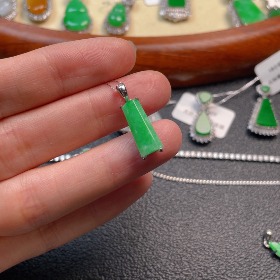 翡翠吊坠(不含链)银S925镶嵌韵*