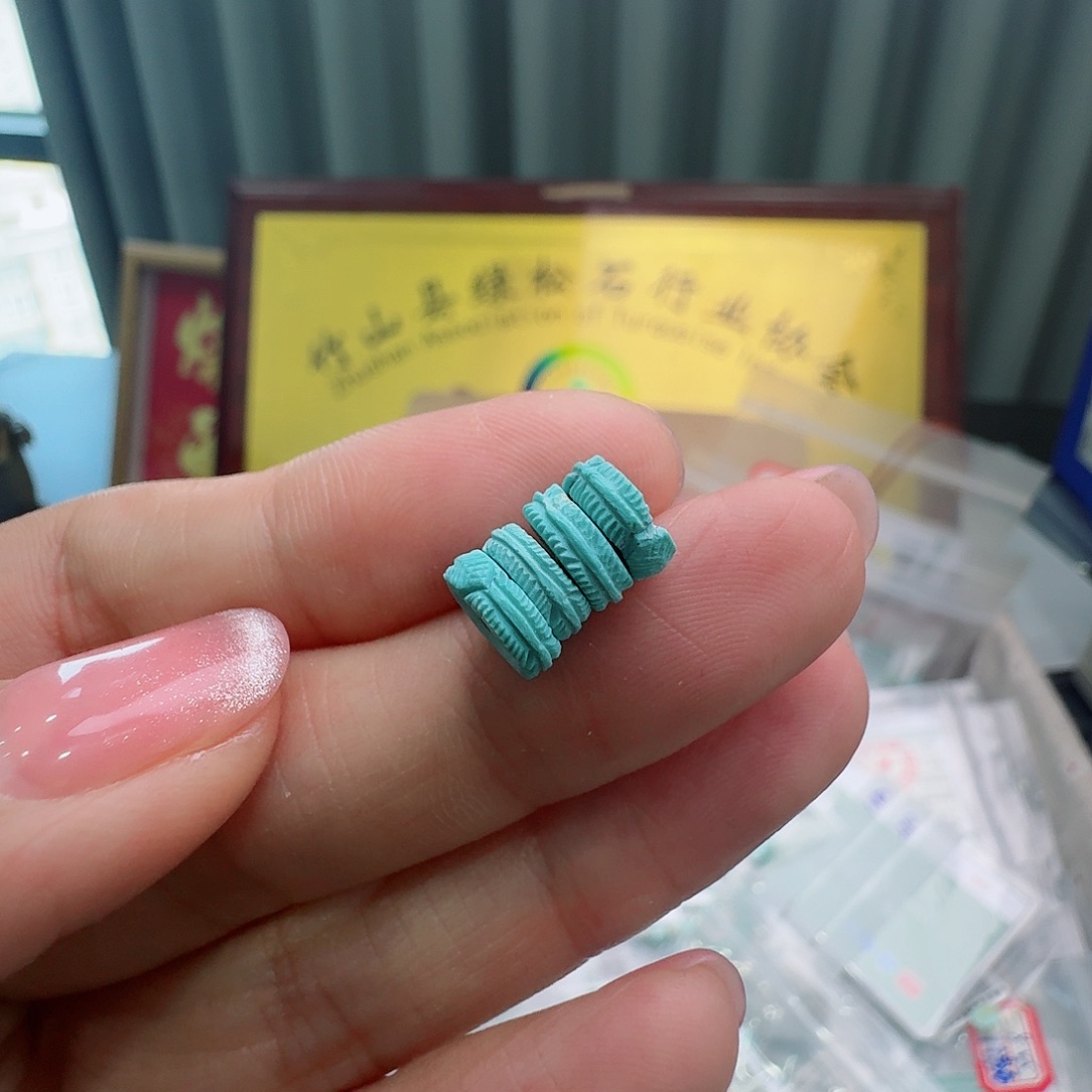 未镶嵌绿松石珠宝奇石