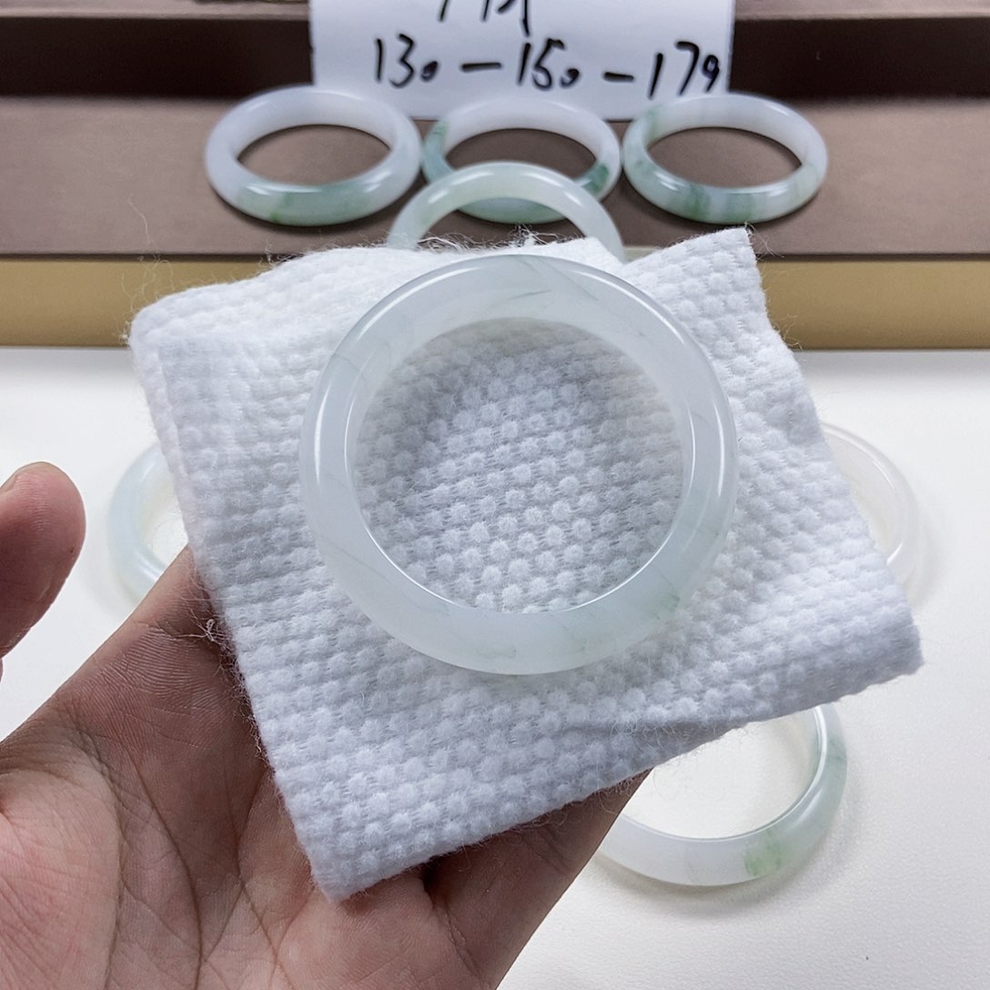 石英质玉手镯合金