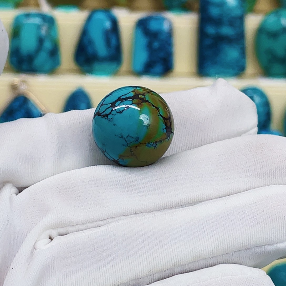 绿松石未镶嵌颈饰