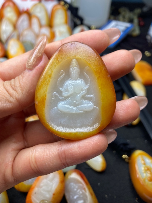 和田玉高货观音吊坠