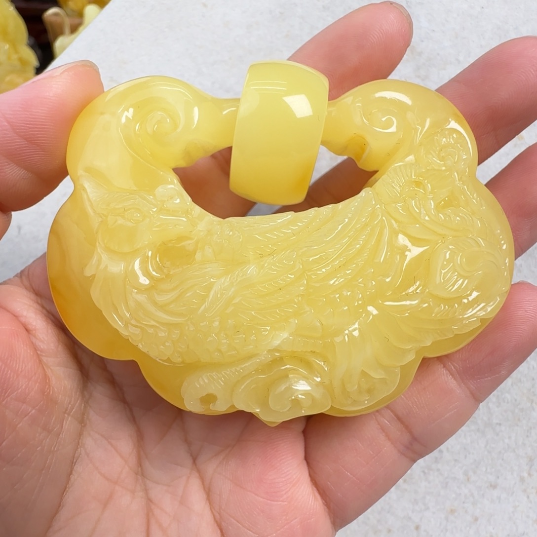 蜜蜡未镶嵌珠宝奇石