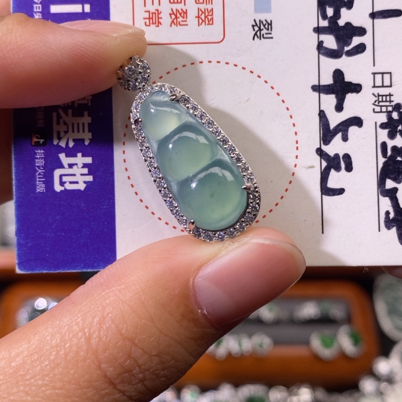 【闪购商品】翡翠颈饰未镶嵌天然