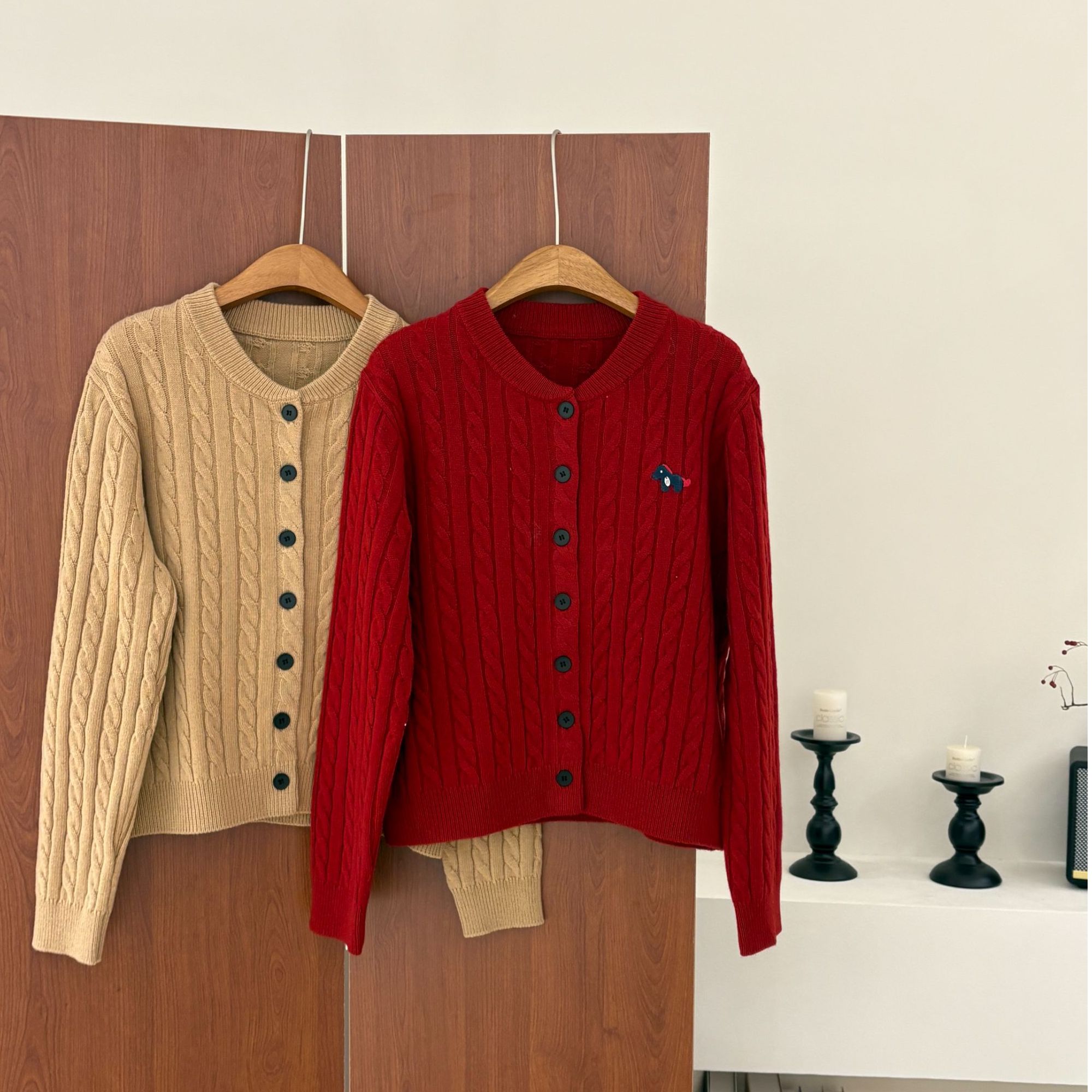 【新年快乐】HANI冬季新款  麻花条圆领羊毛显瘦百搭毛衣开衫 M57