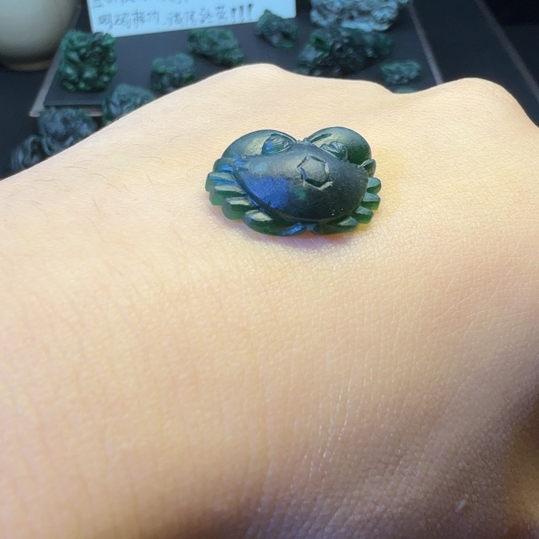 定制翡翠未镶嵌螃蟹