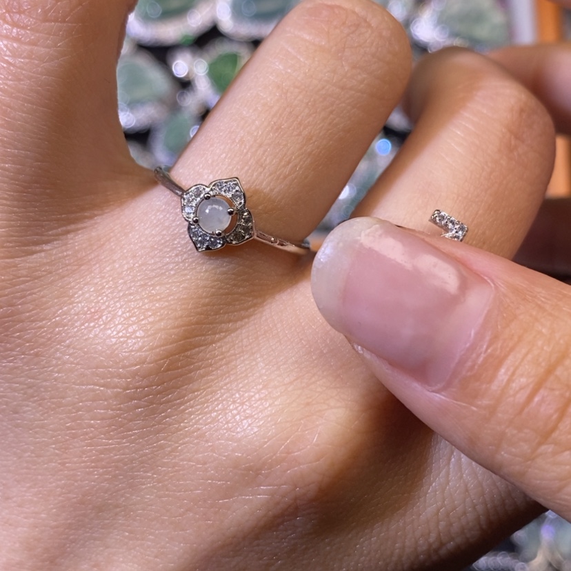 【闪购商品】翡翠颈饰未镶嵌天然