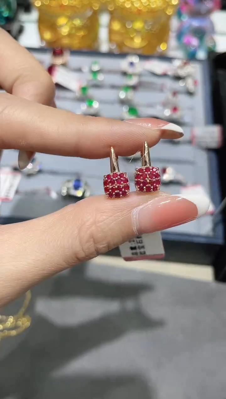 18K金镶嵌天然红宝石耳饰