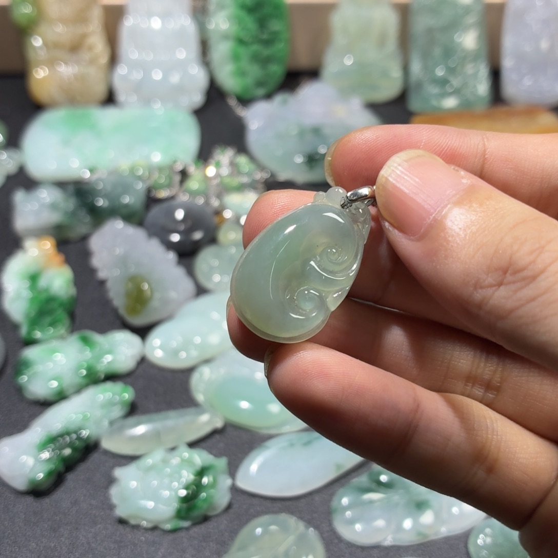 翡翠未镶嵌吊坠(不含链)