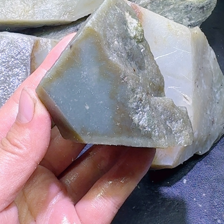 和田玉未镶嵌珠宝半成品